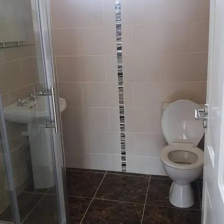 Self Catering Family In דירה *